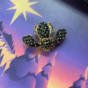 Joan Rivers black bee🐝 pin